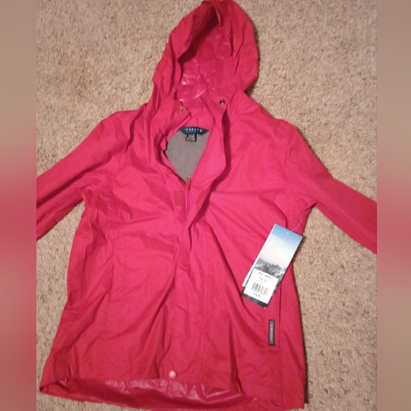 Boys Extra Large Iceberg Outerwear Red Raincoat - Picture 1 of 7